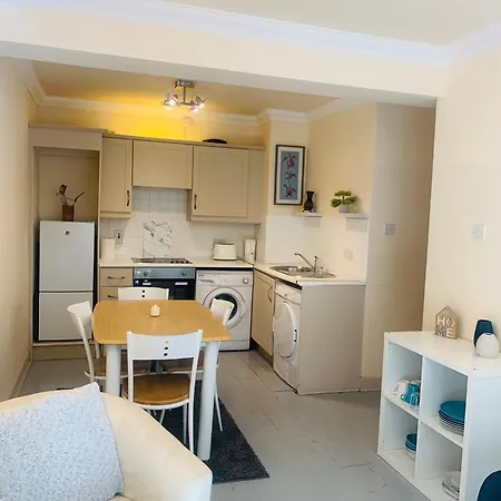 2-bedroom With Roof Garden *