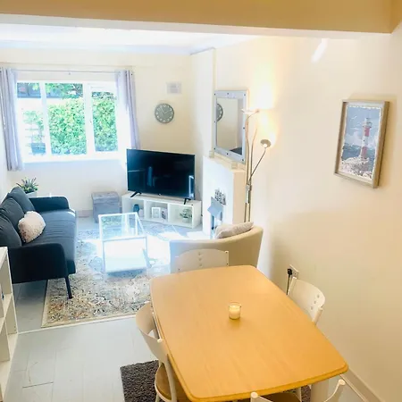 2-bedroom With Roof Garden *