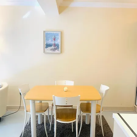 2-bedroom With Roof Garden Apartment *